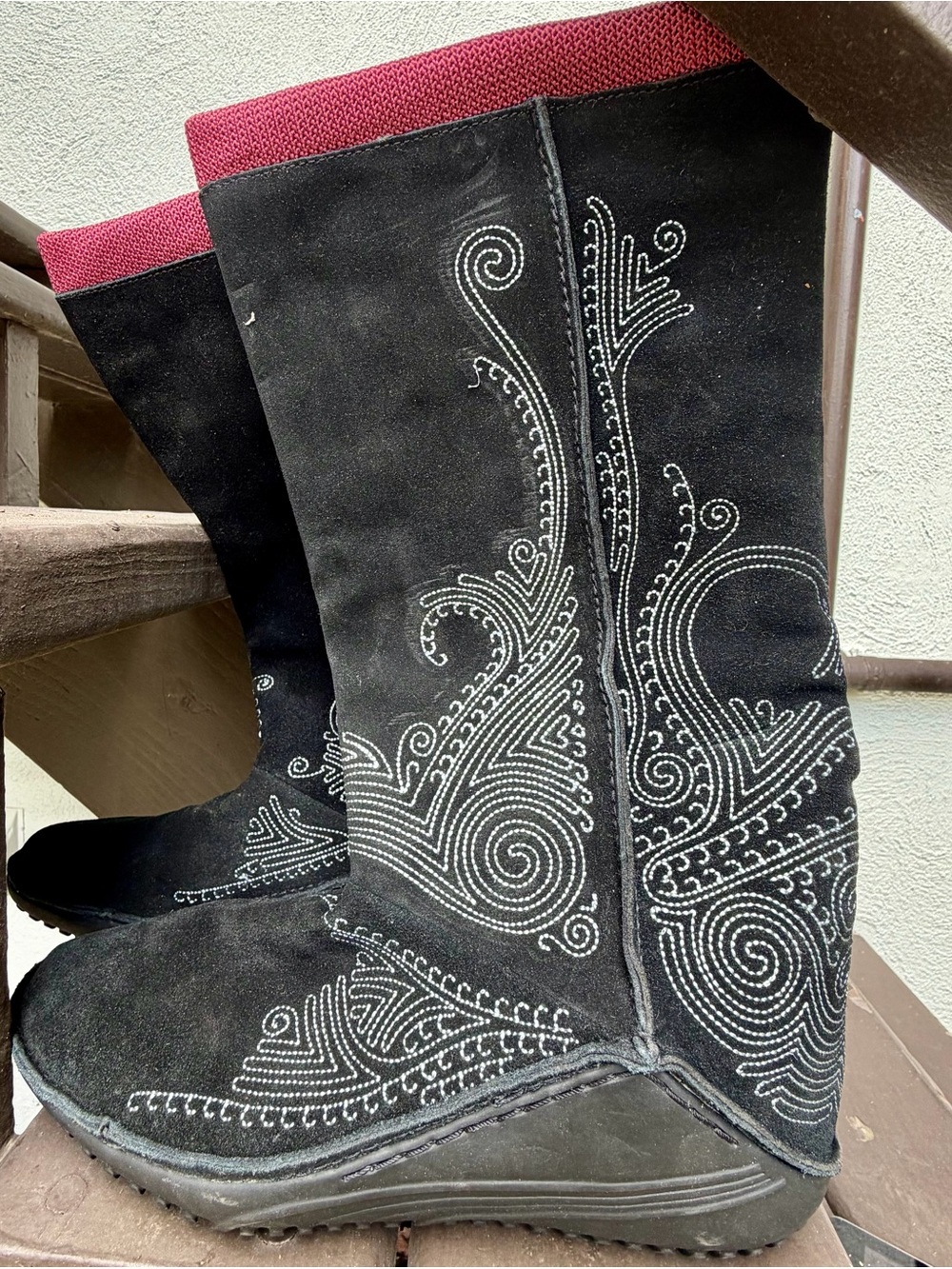 Puma Black Boots with Berry Knit Collar and White Embroidery. 9W pull on